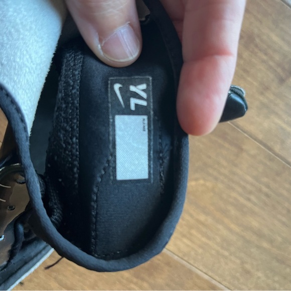 Nike football gloves - Picture 3 of 4